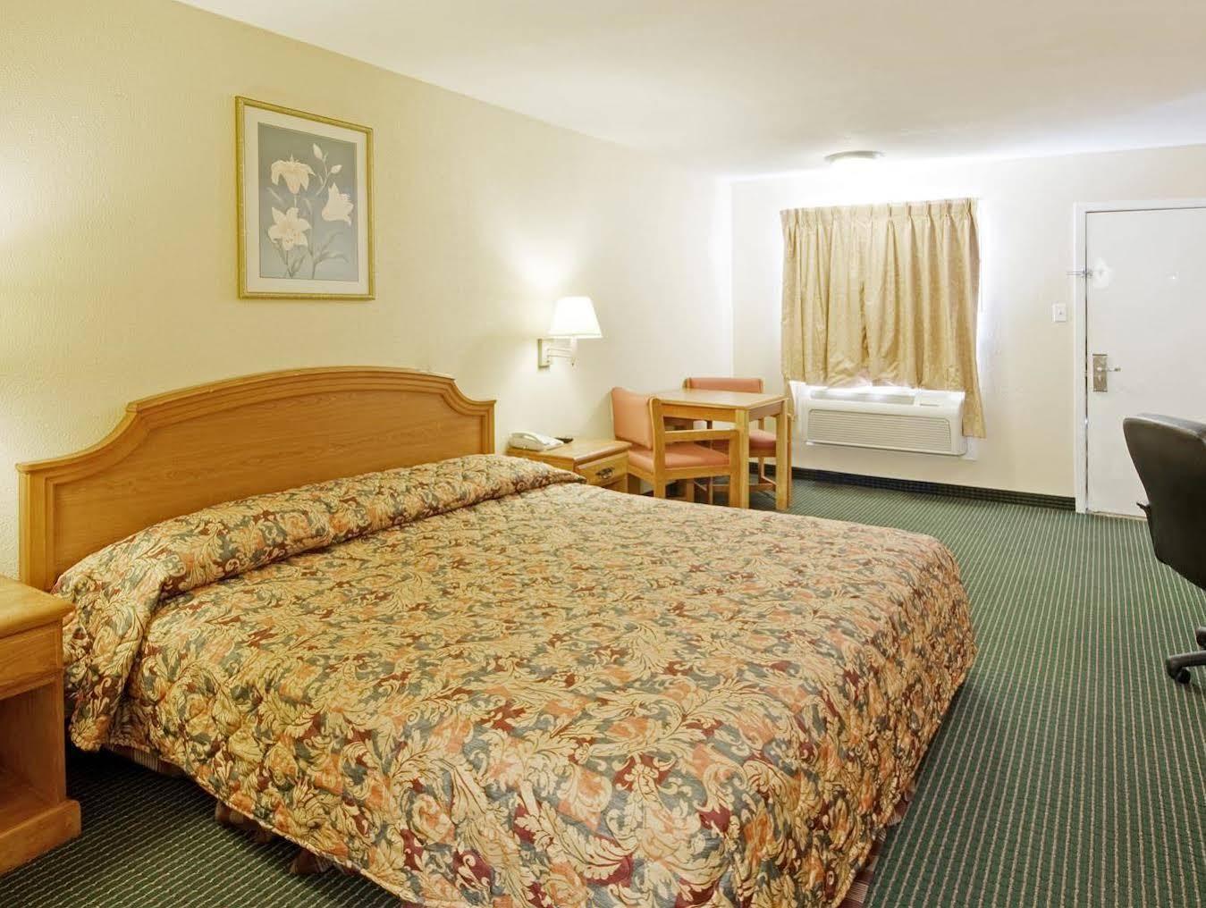 Americas Best Value Inn Gainesville TX Exterior foto